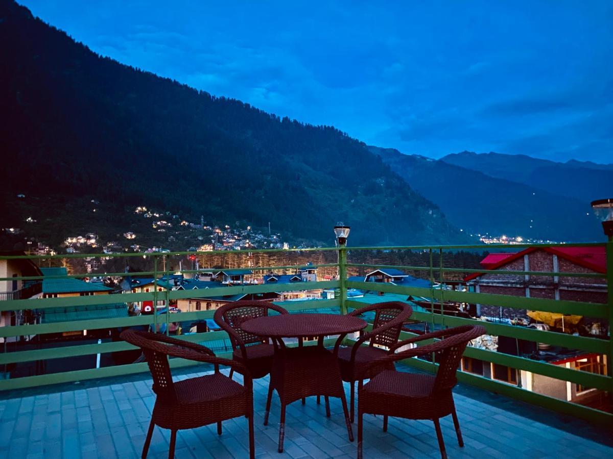 Winterline Resort Near Mall Road Manali - Centrally Heated & Air Cooled Екстериор снимка